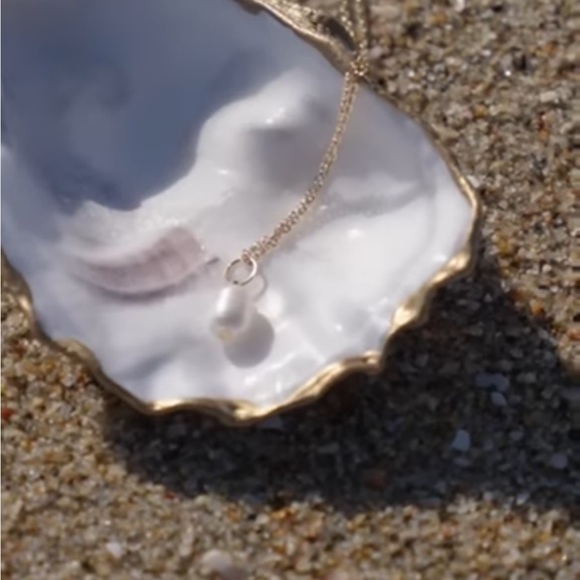 Baroque Pearl Necklace from Summer 2024 Jilly Box - Picture 5 of 5